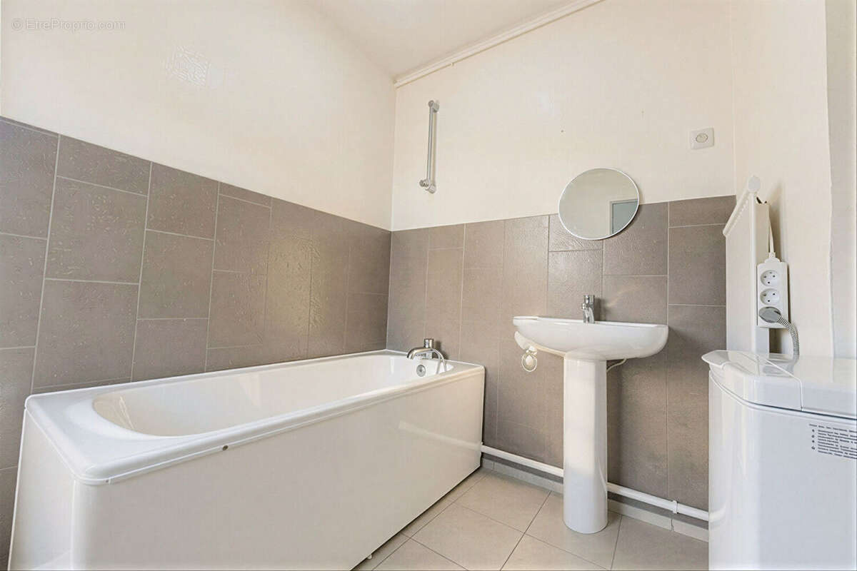 Appartement f2 loue residence albert ier briey - photo 3