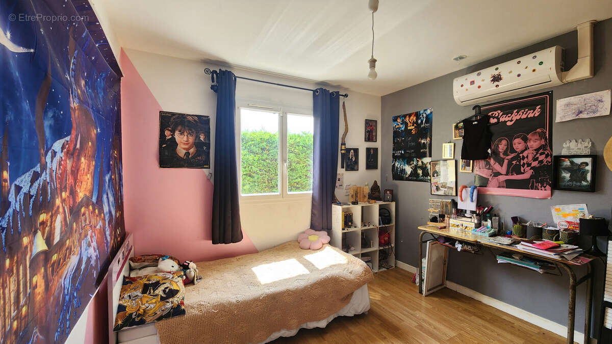 Maison à SAINT-YZAN-DE-SOUDIAC