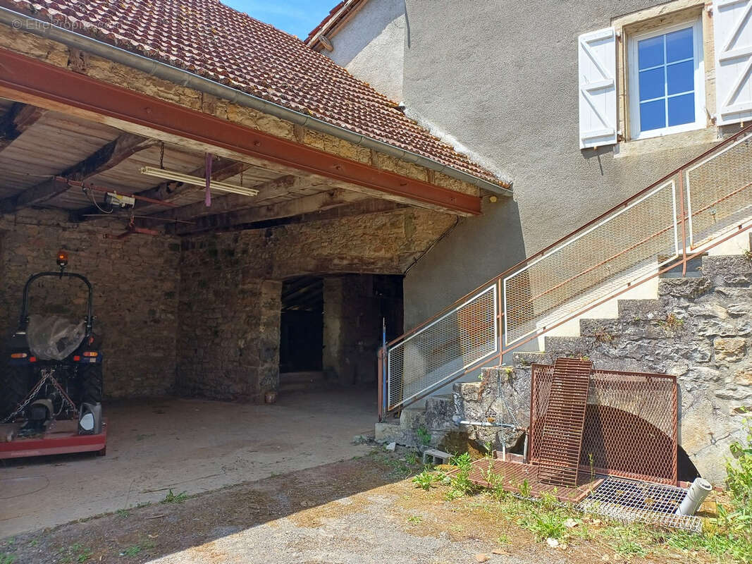 Maison à LARROQUE-TOIRAC