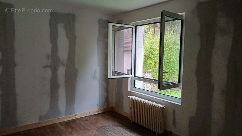 Maison à SAVIGNAC-LES-EGLISES