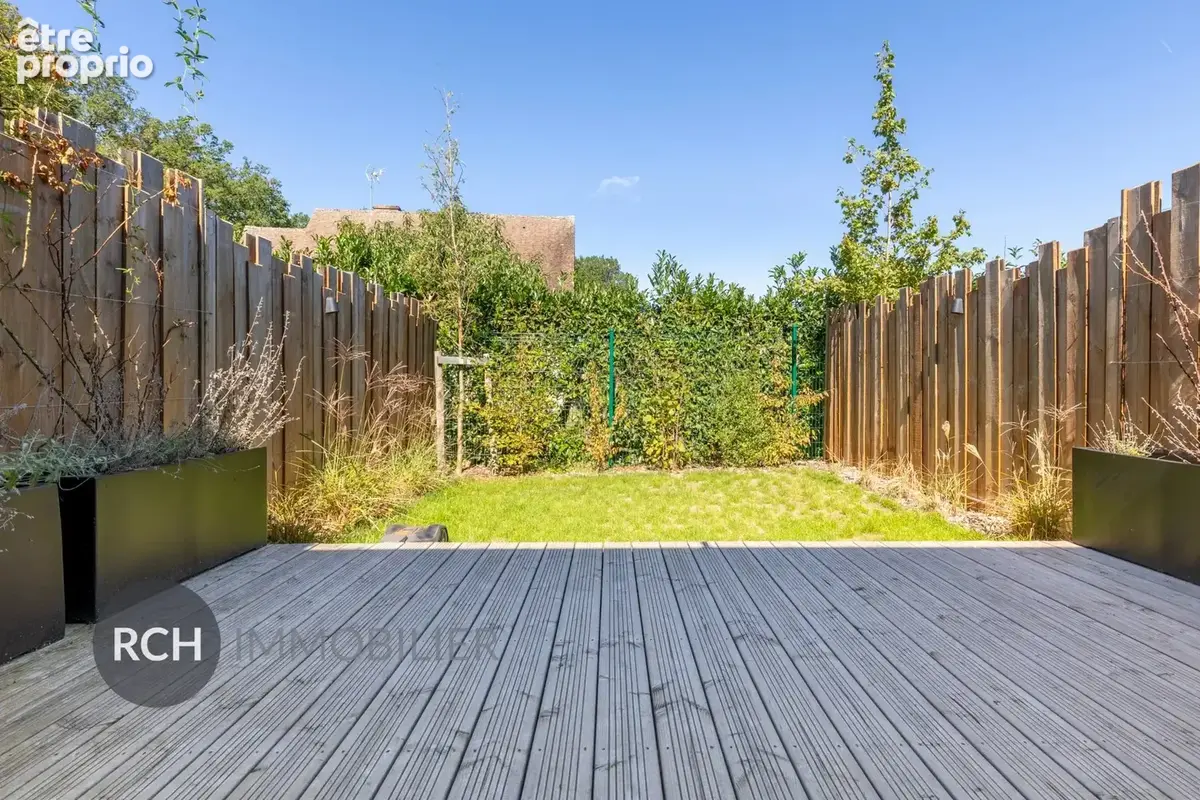 Montfort-l'Amaury - Joli loft de plain pied repensé avec soin et jardin privatif - photo 2