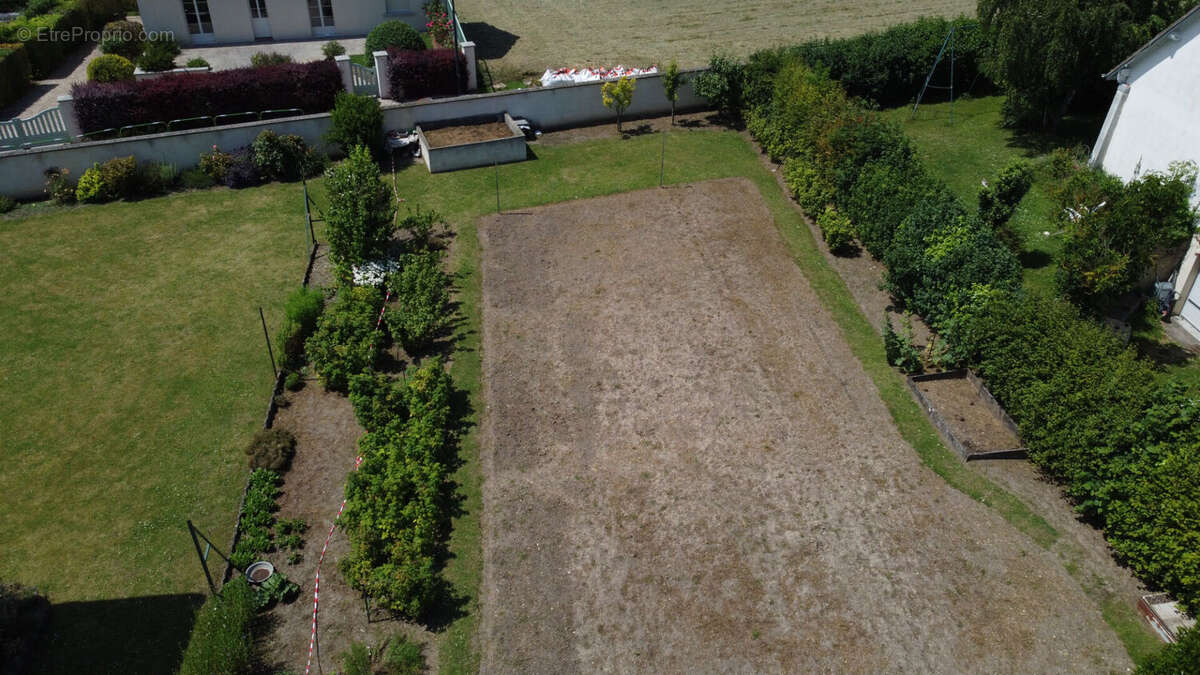 Terrain à MAREIL-LE-GUYON