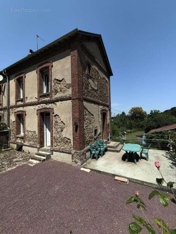 Maison à DOMPIERRE