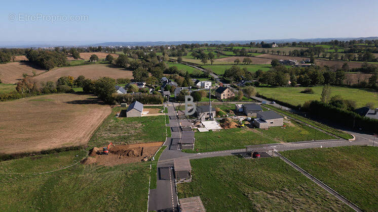 Terrain à CALMONT