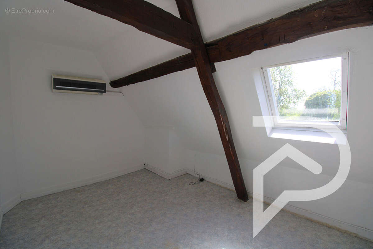 Maison à MAIGNELAY-MONTIGNY