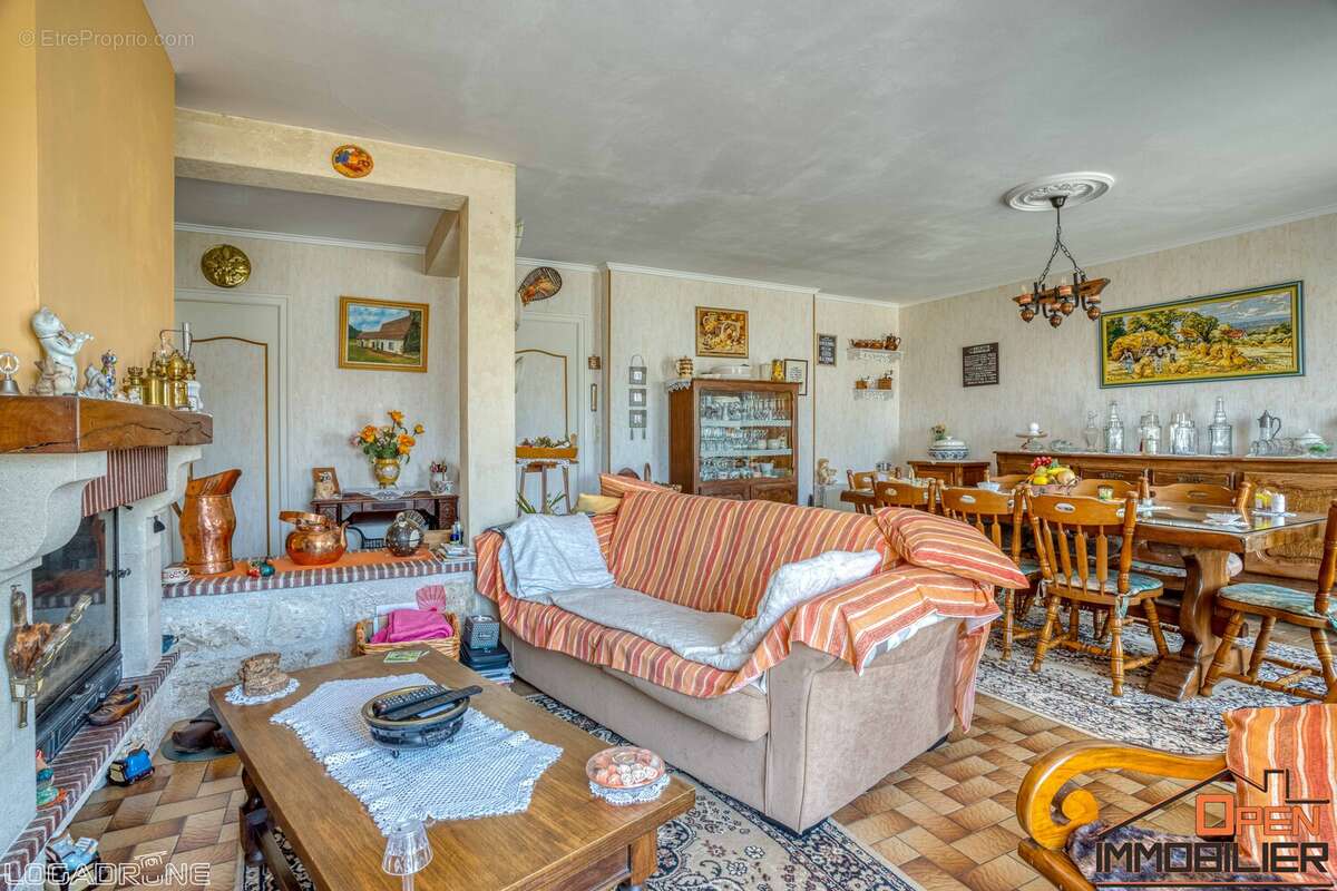 Maison à CASTELNAUD-DE-GRATECAMBE