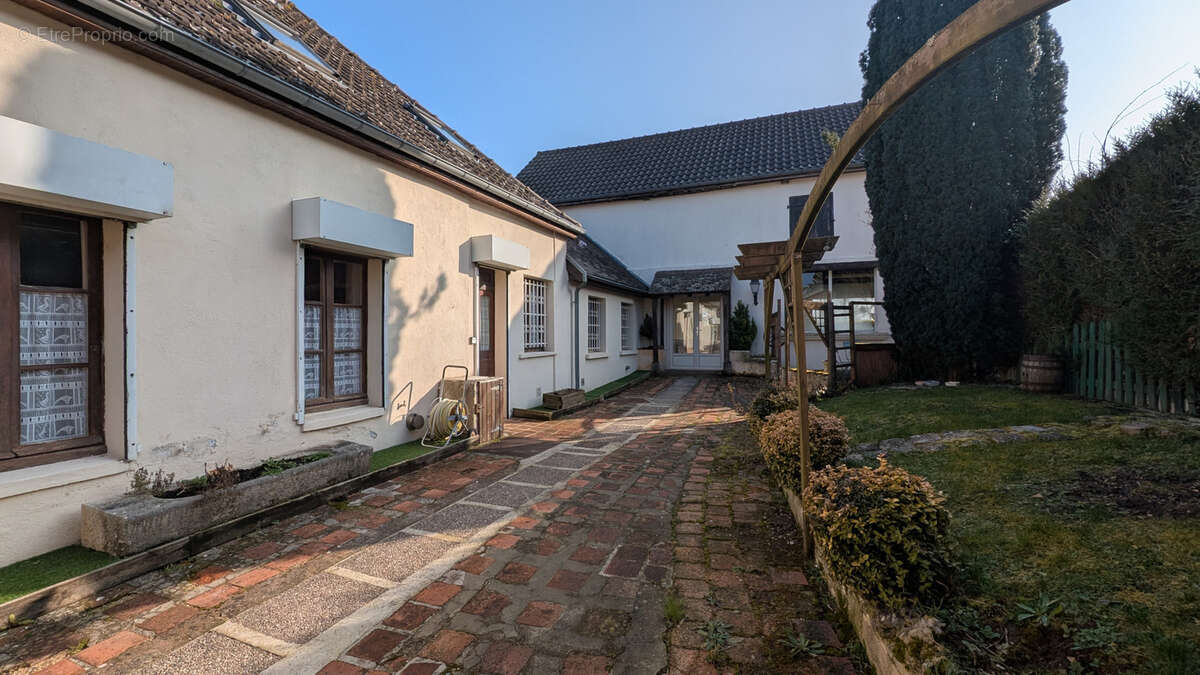Maison à RUMILLY-LES-VAUDES