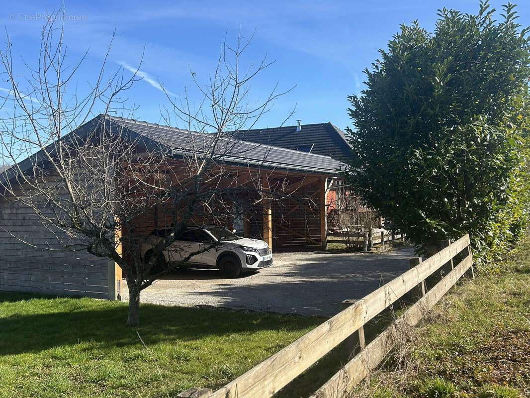 Maison à ALLONZIER-LA-CAILLE