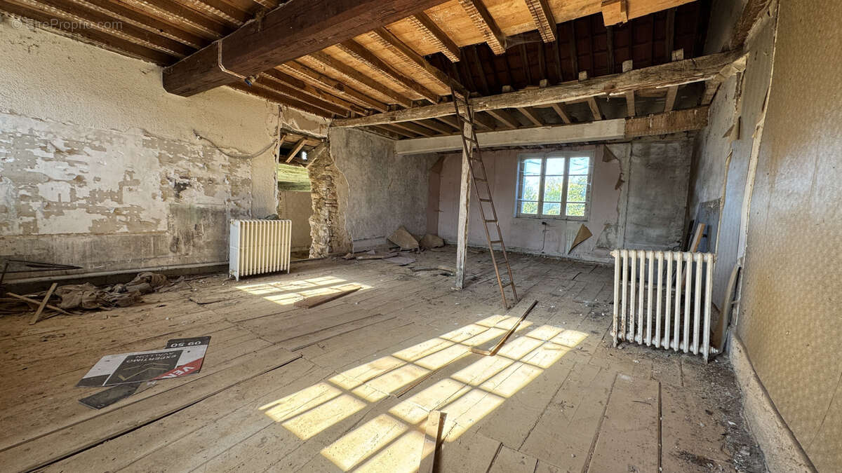 Maison à MONTILLOT