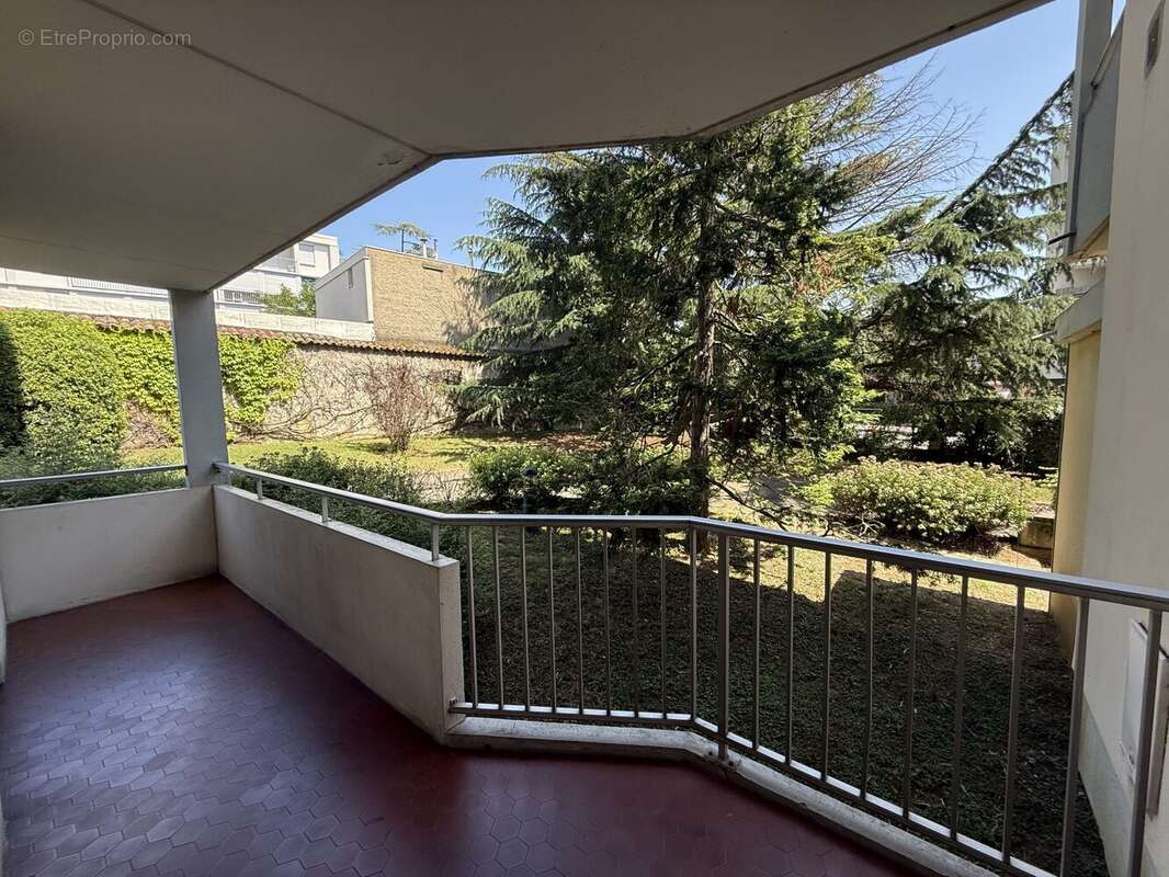 Appartement à BRON