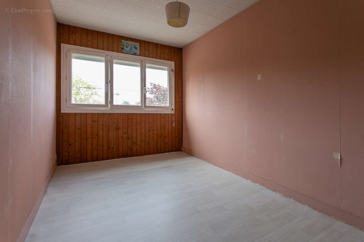 Saint-Herblain Crémetterie - Maison avec garage, jardin et belle pièce de vie - photo 6