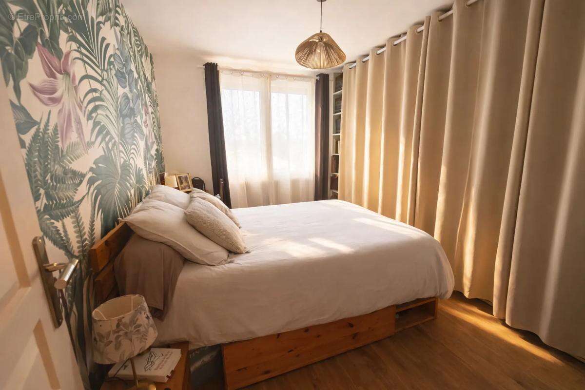 Maison à SAINT-MACAIRE-EN-MAUGES