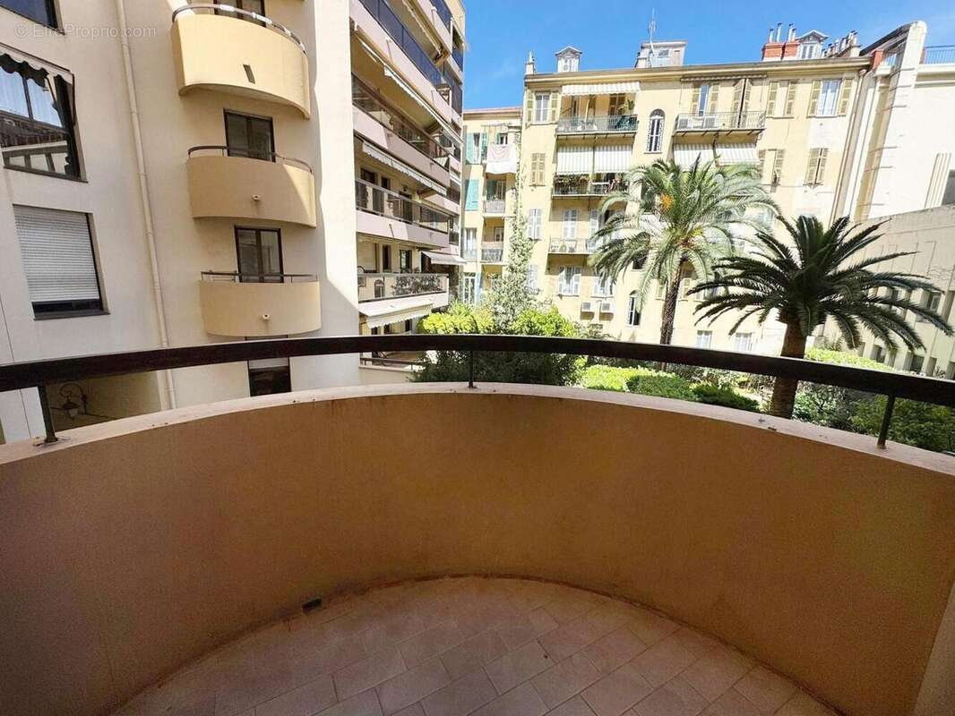   - Appartement à NICE