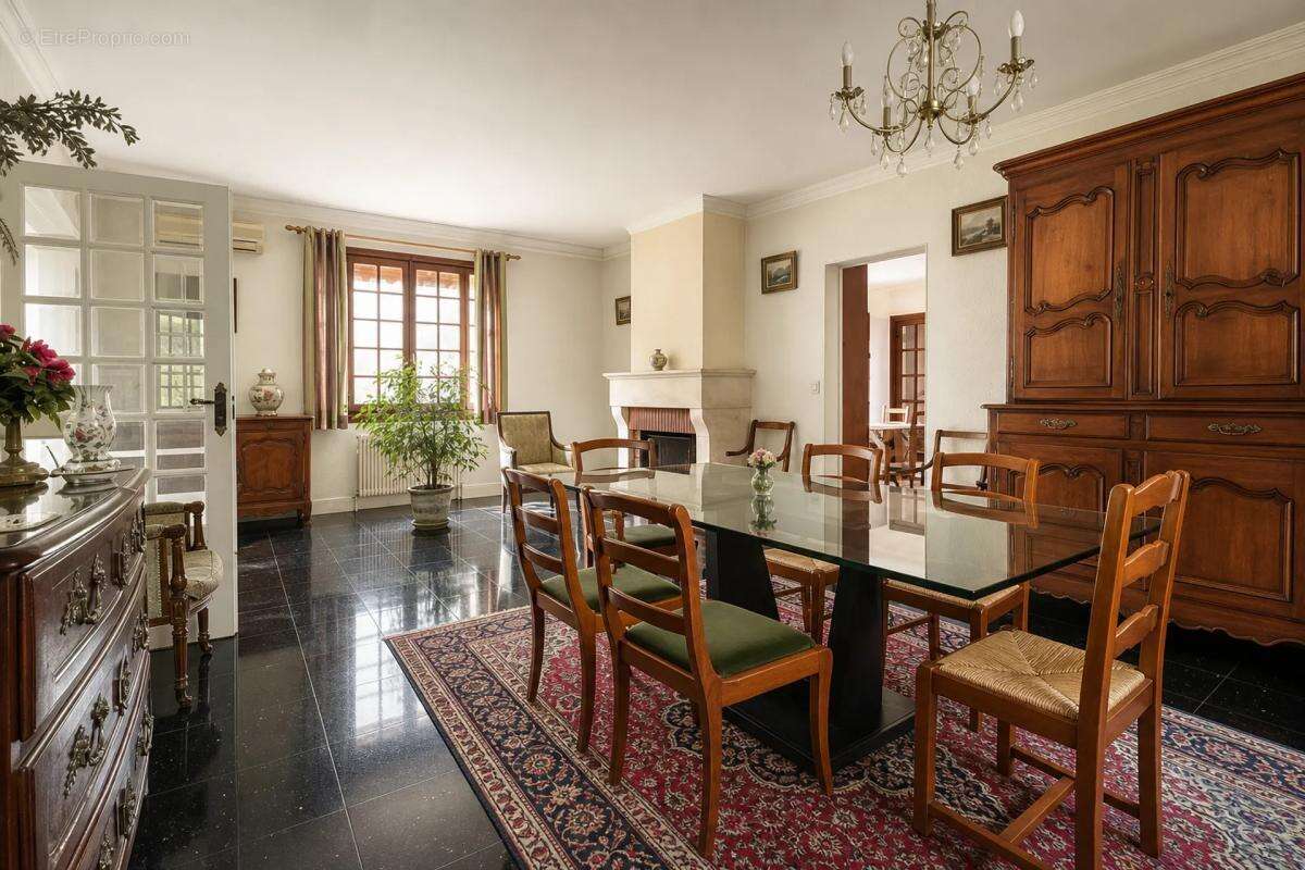 Maison à POLIGNY