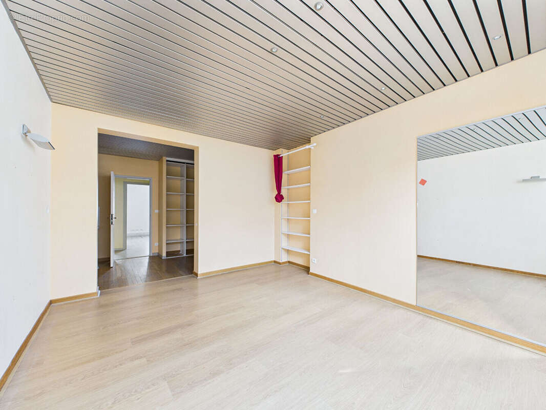 Commerce à TOURNON-SUR-RHONE