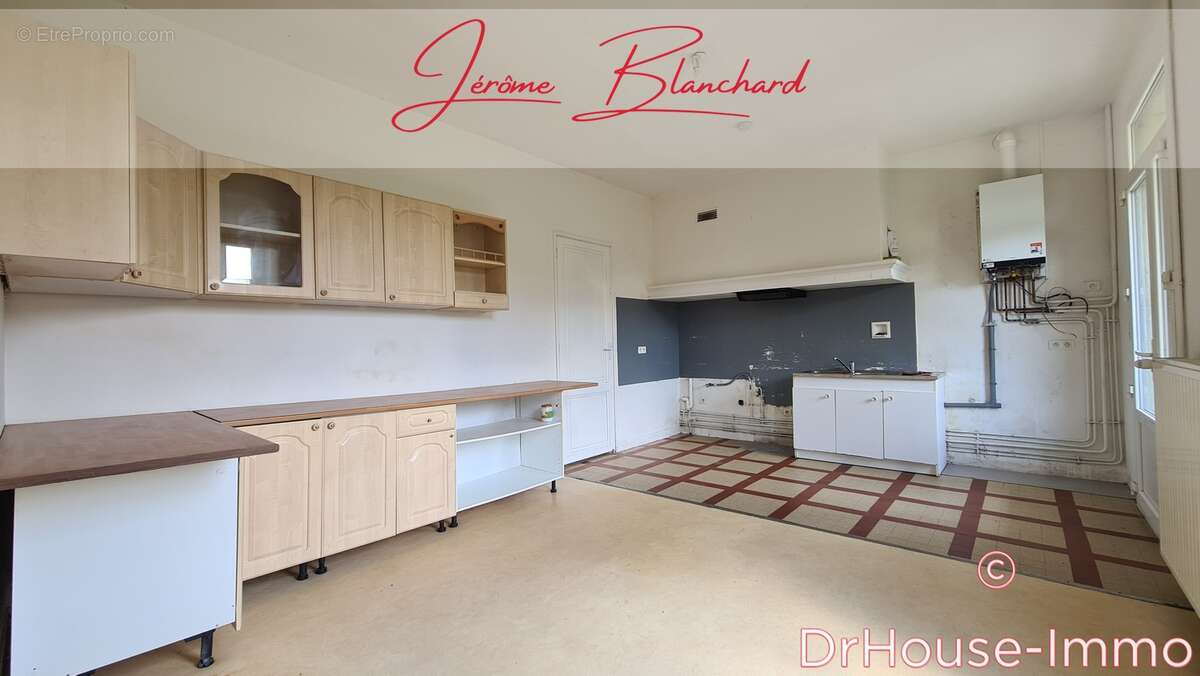 Maison à AMBARES-ET-LAGRAVE