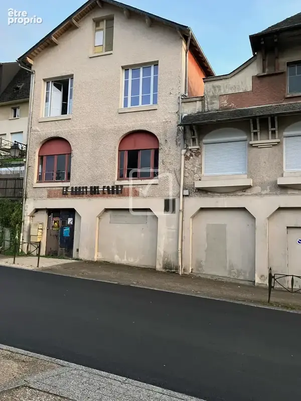 Immeuble à Uzerche - photo 2