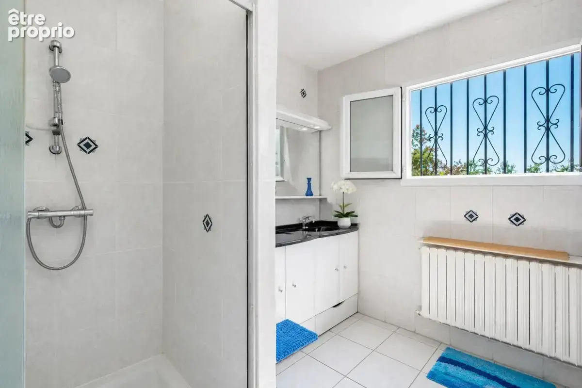 Maison de 4 pièces de 124 m² à Berre-les-Alpes - photo 8
