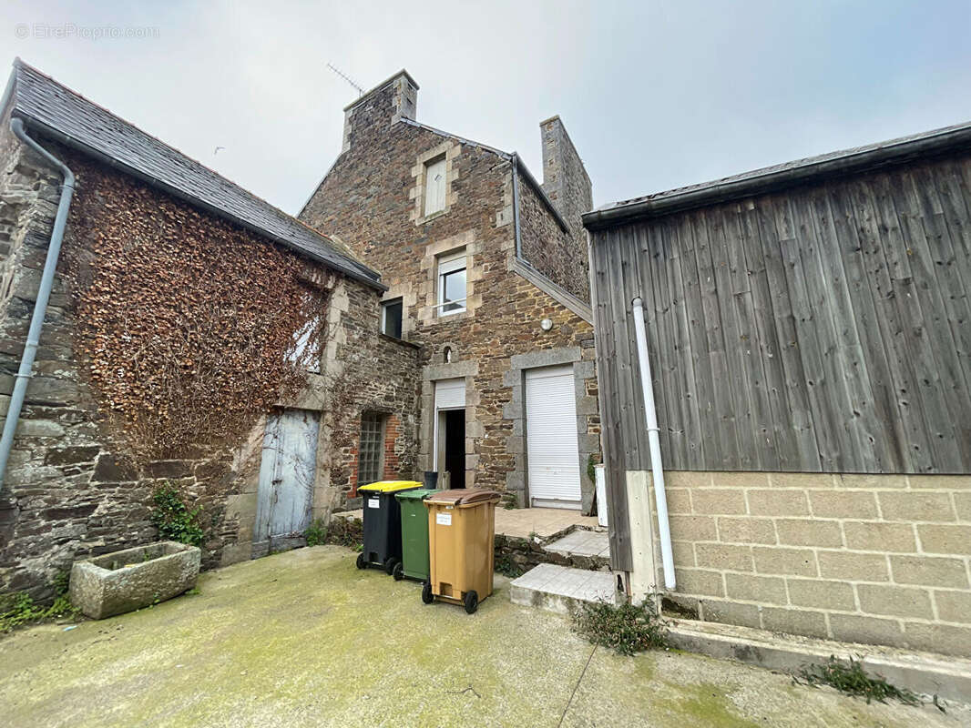 Maison à PLENEE-JUGON