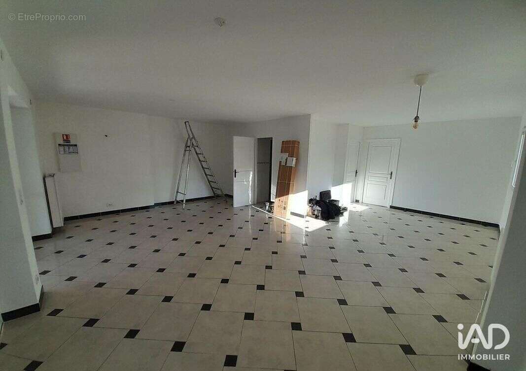 Commerce 90 m² à Divonne-Les-Bains  - photo 7