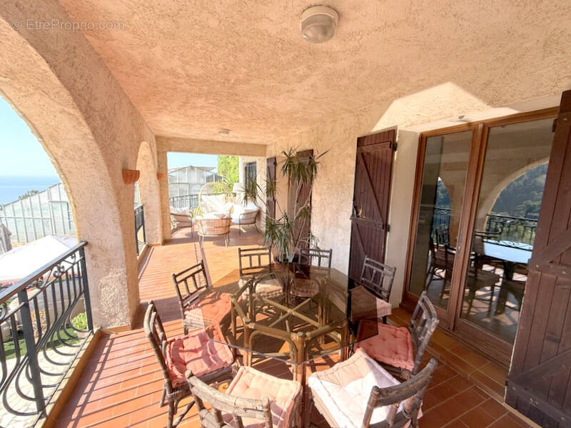 Appartement à EZE