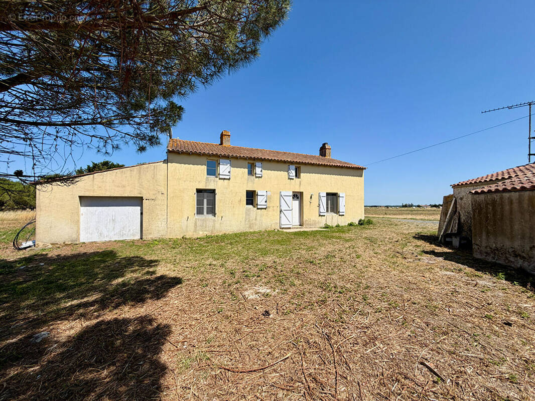 Maison à BOUIN