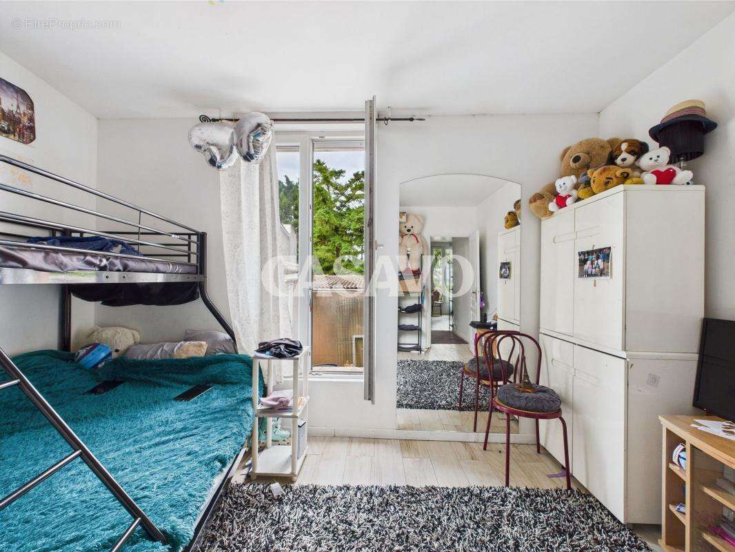 Appartement à VILLETANEUSE