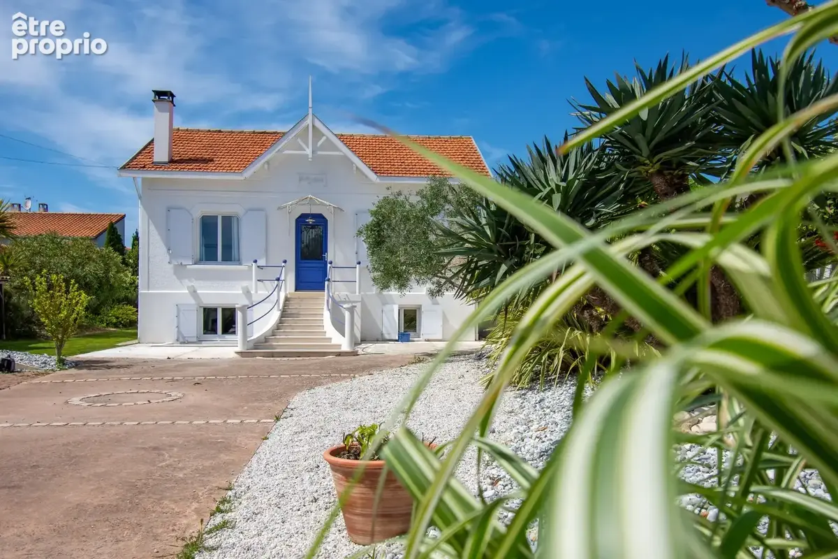 Royan - maison années 30 avec piscine et jardin paysagé, proche commerces et plages - photo 5