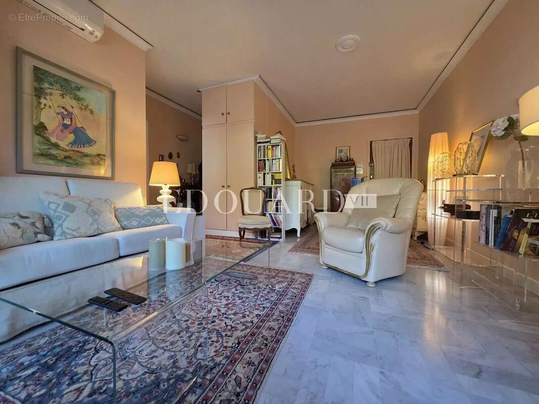 Appartement à ROQUEBRUNE-CAP-MARTIN
