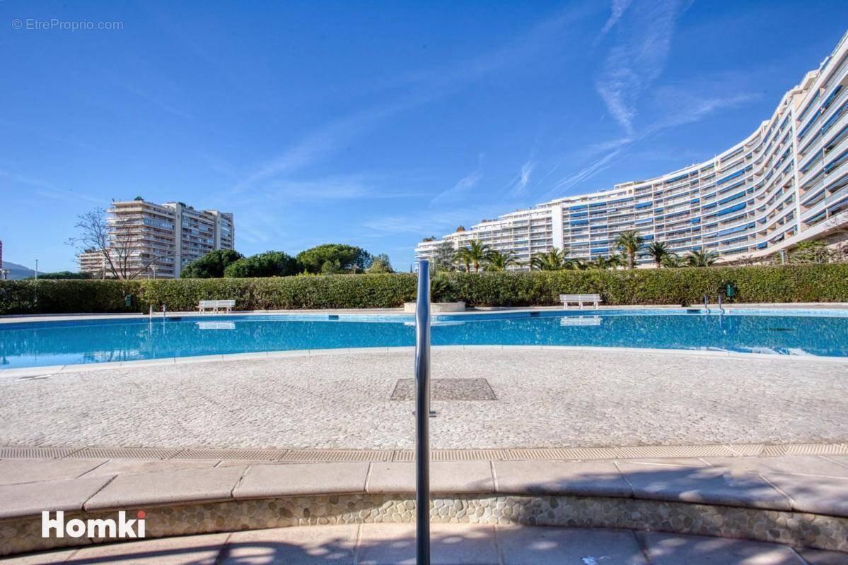 Appartement à MANDELIEU-LA-NAPOULE