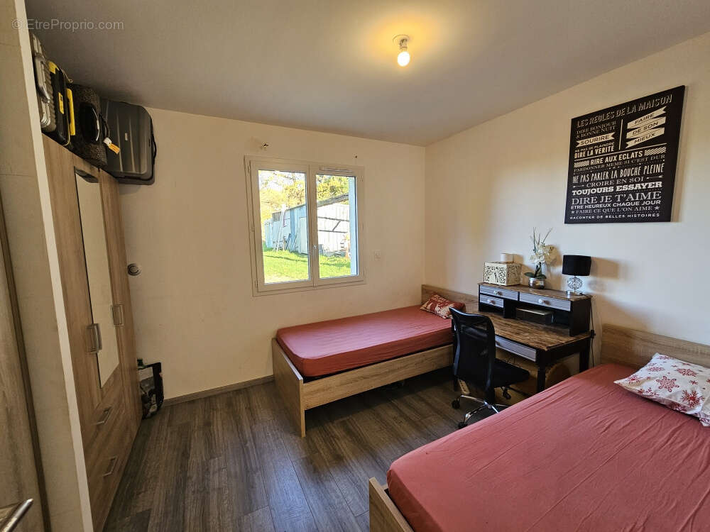 Maison à SAINT-PIERRE-DE-FURSAC