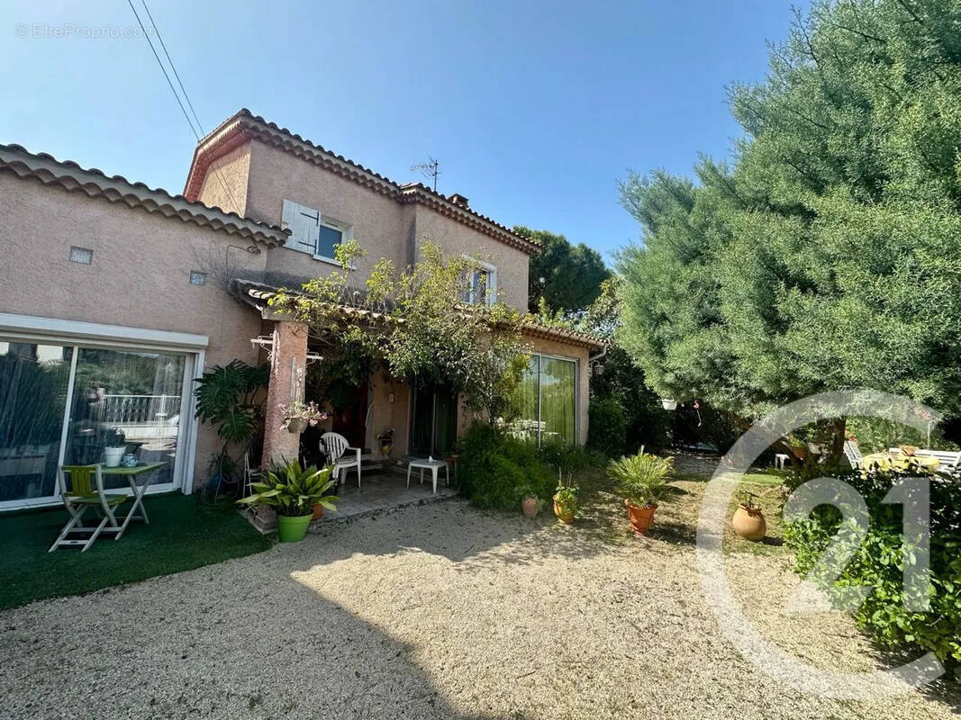 Maison à SIX-FOURS-LES-PLAGES