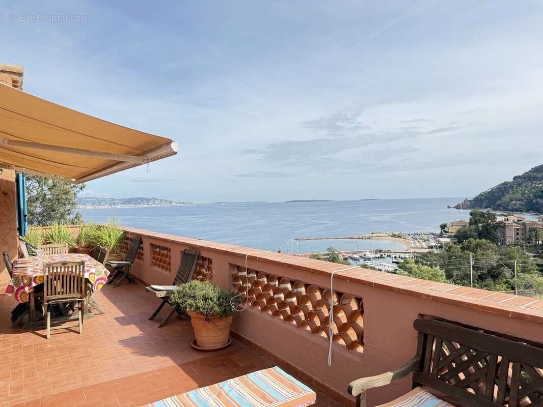 Maison à THEOULE-SUR-MER