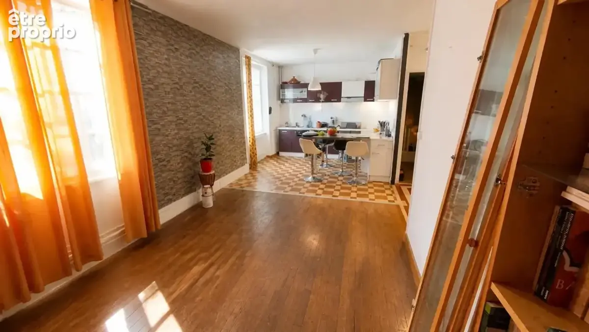 Maison de 6 pièces de 119 m² à Montluçon - photo 2