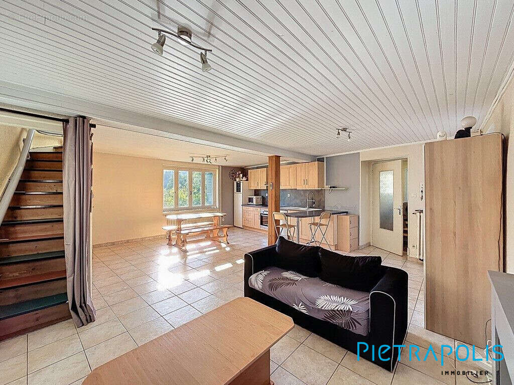 Maison à SAIL-SOUS-COUZAN