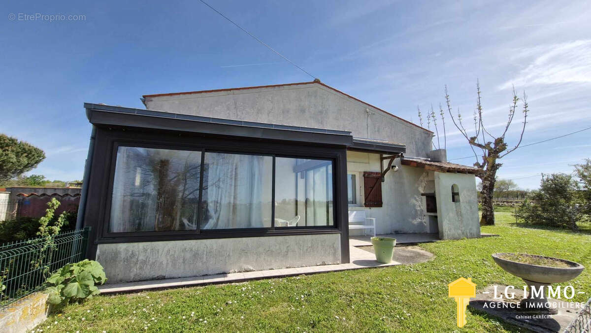Ensemble de deux maisons, garage, terrain 1424 m2, aperçu estuaire - photo 3