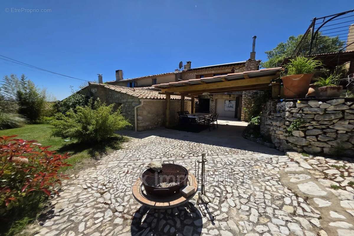 Maison 160 m² à Sault  - photo 7