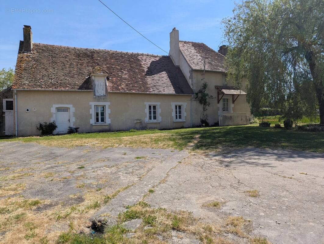 Maison à COULONGES