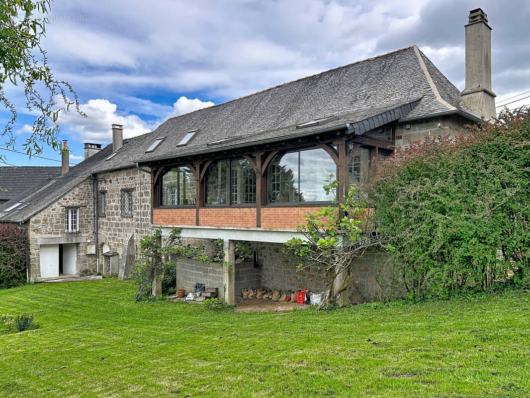 Maison à BRIGNAC-LA-PLAINE