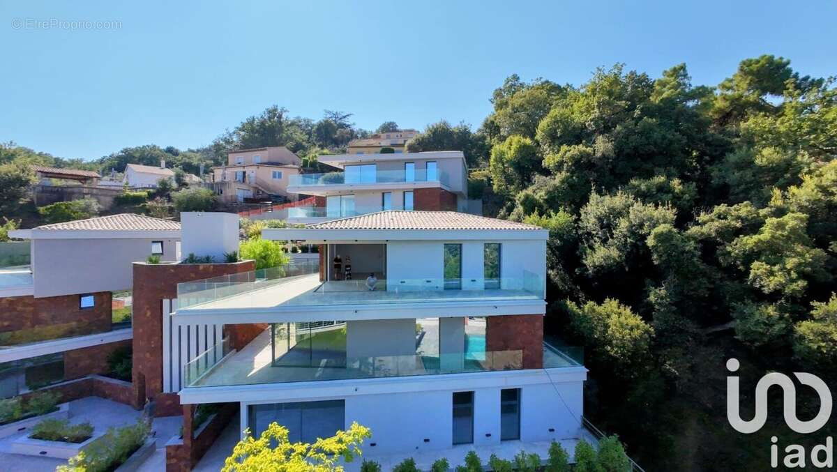 Appartement 100 m² à Les Adrets-De-L'esterel  - photo 2