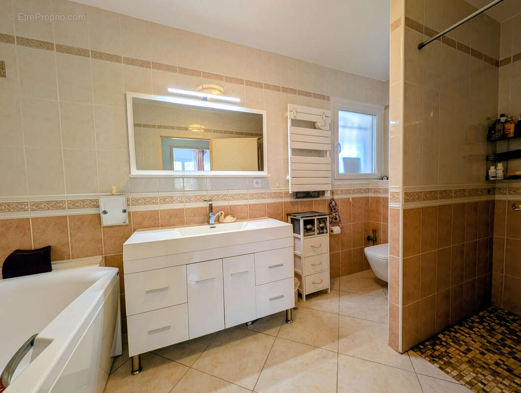 Maison à LEZIGNAN-CORBIERES