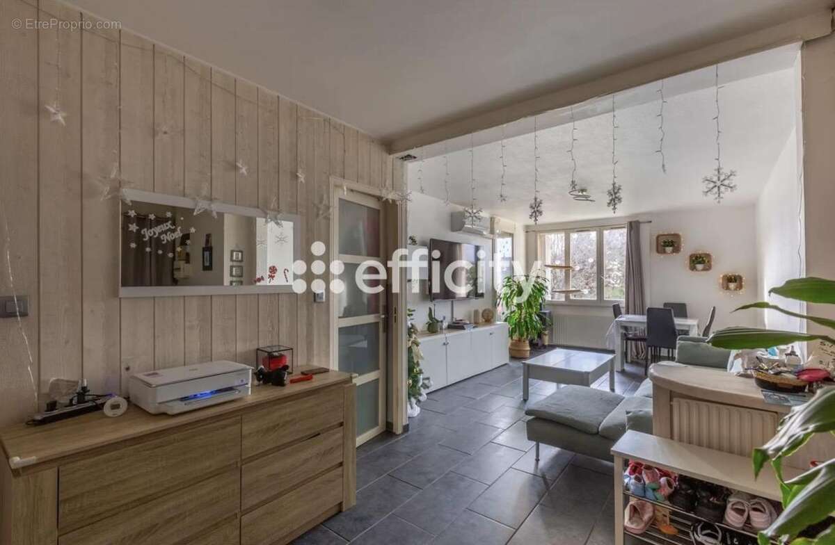 Appartement à VAULX-EN-VELIN