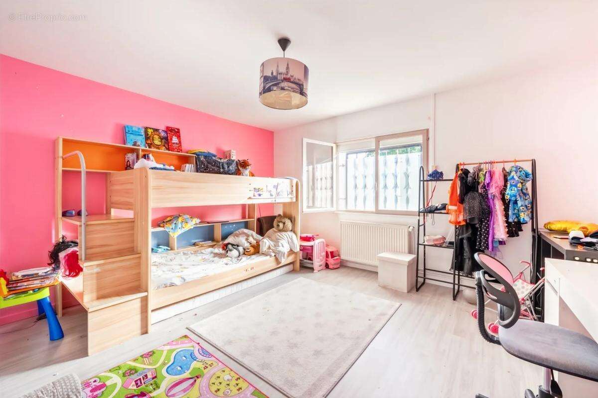 Maison à LES MUREAUX