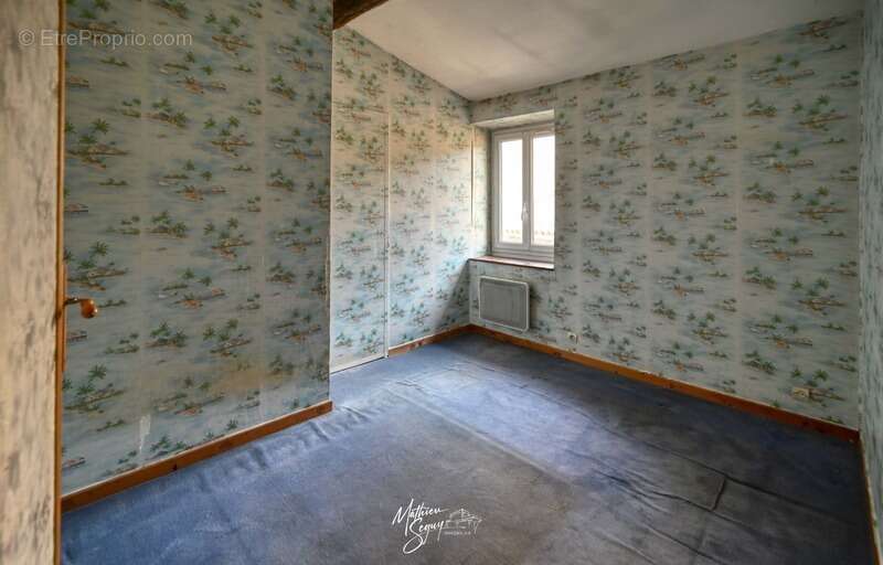 Maison à SAINT-GENIS-LAVAL