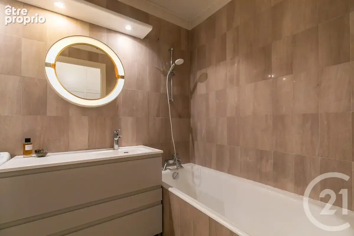 Appartement 2 pièces 47 m² à vendre à Saint-Maur-Des-Fosses (94100) - photo 4