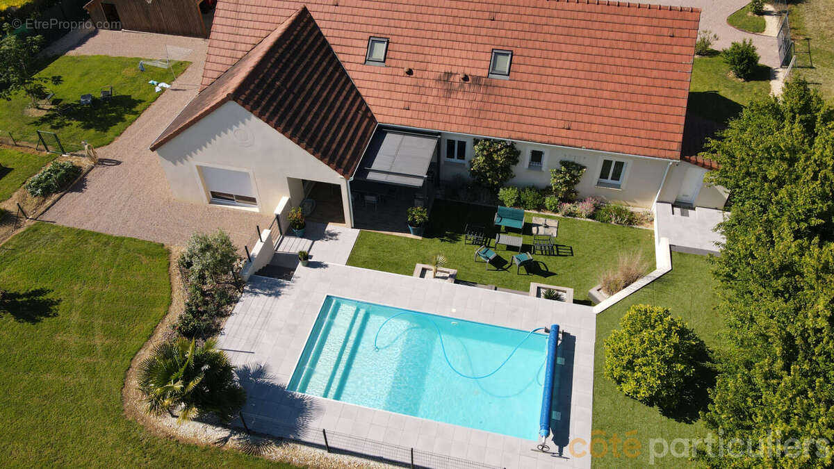 Maison à CHATEAUNEUF-SUR-CHER