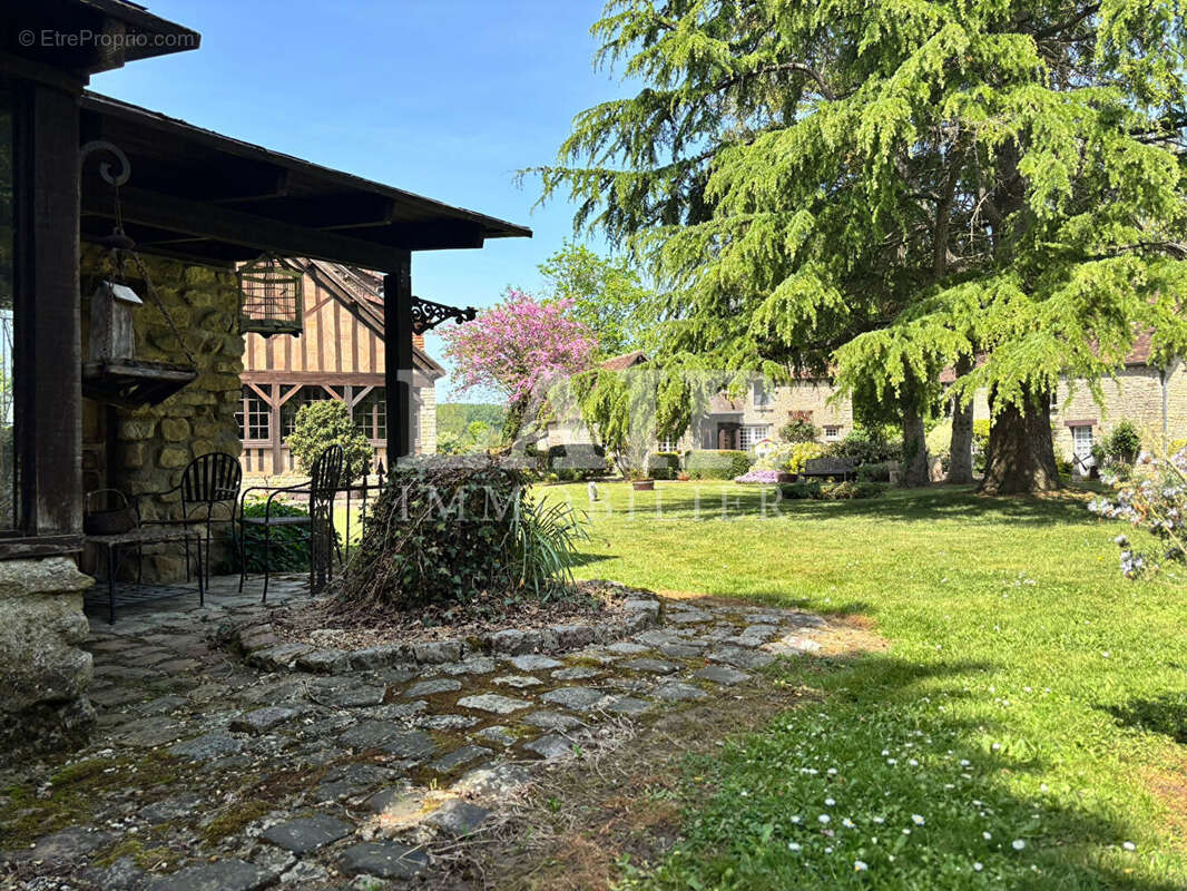 Maison à LE MELE-SUR-SARTHE