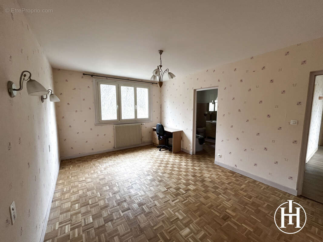 Maison à SAINT-AMAND-MONTROND