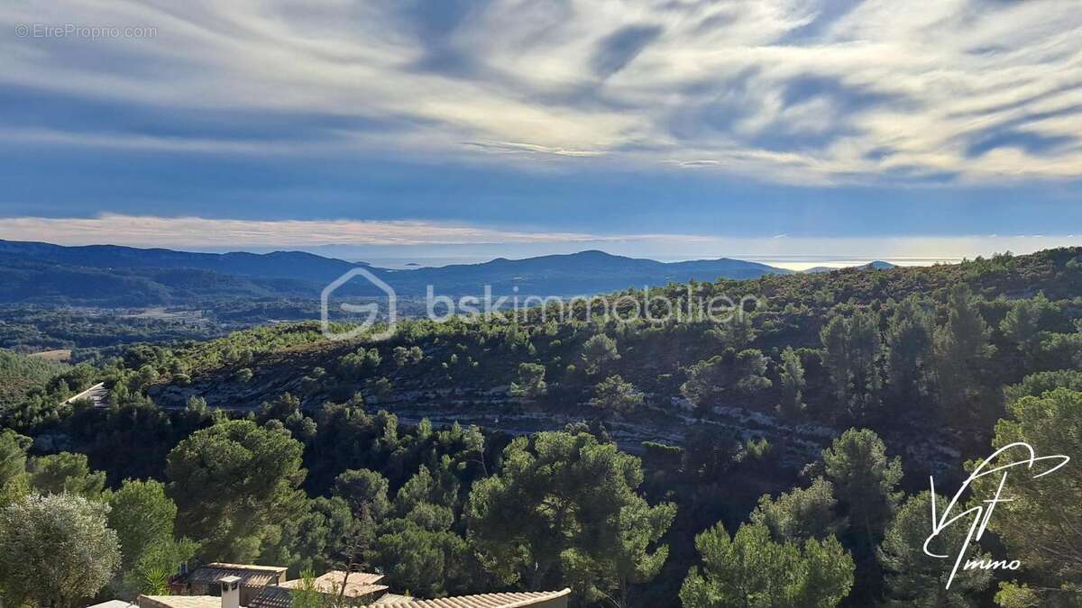 Maison à LE CASTELLET