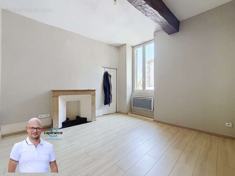 Immeuble de rapport en hyper-centre d'Aoste (38490) – Local commercial loué + T3 libre + Combles aménageables - photo 7